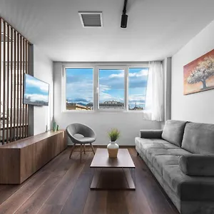 Ultima, Nilie Hospitality Mgmt Appartement