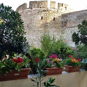Apartment Frida's House In Old Town, Thessaloniki